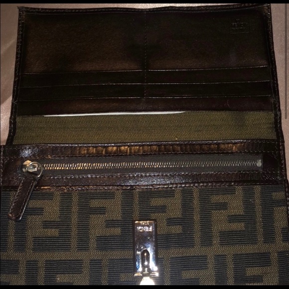 Authentic vintage fendi - Picture 2 of 3